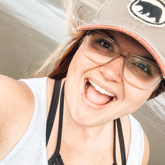 Meet your Posher, Claire - Picture 1 of 1